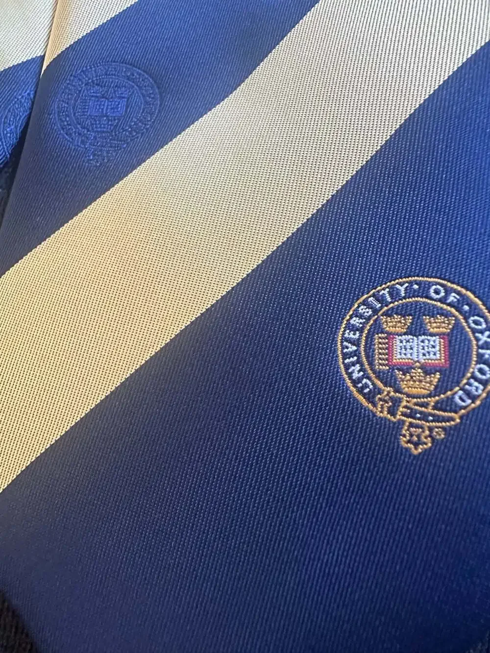 NWT University of Oxford Official Licensed Striped Tie  Embroidered Crest